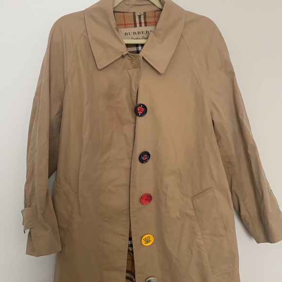 Burberry Women’s 2 Oversized Tan Trench Coat with multi-color/design Buttons - Picture 9 of 11